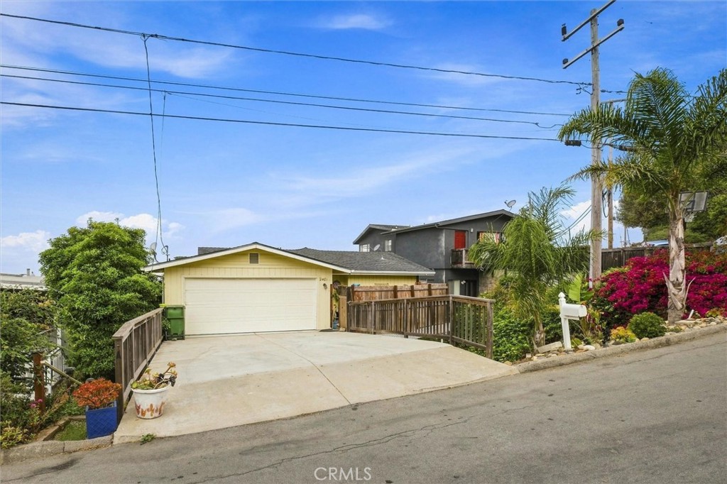 2481 Nutmeg Ave, Morro Bay, CA 93442