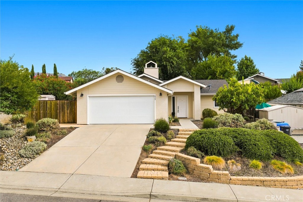 829 Crazy Horse, Paso Robles, CA 93446