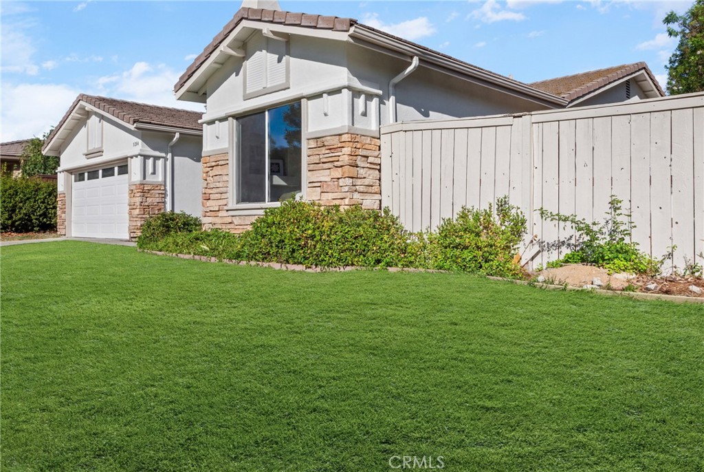 1214 Shadow Meadow, Paso Robles, CA 93446