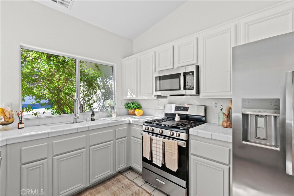 1214 Shadow Meadow, Paso Robles, CA 93446