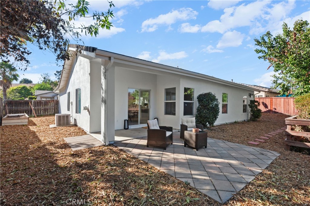 1214 Shadow Meadow, Paso Robles, CA 93446