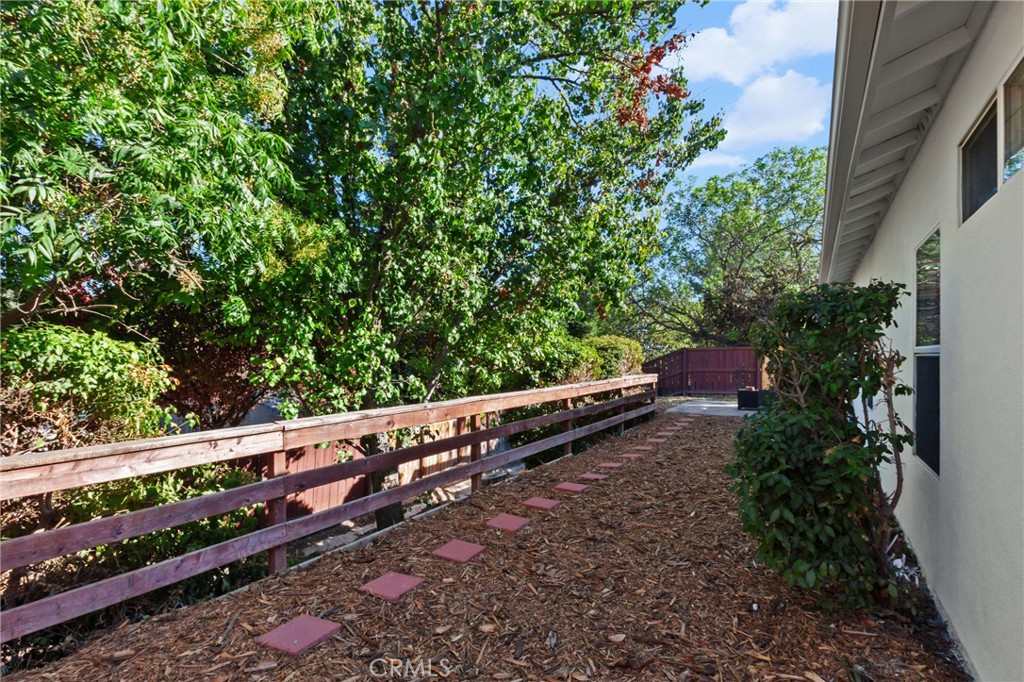 1214 Shadow Meadow, Paso Robles, CA 93446