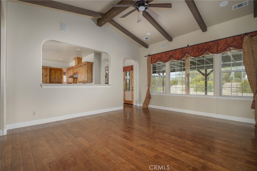 155 Via Del Salinas, Paso Robles, CA 93446