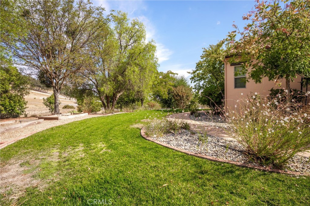 155 Via Del Salinas, Paso Robles, CA 93446
