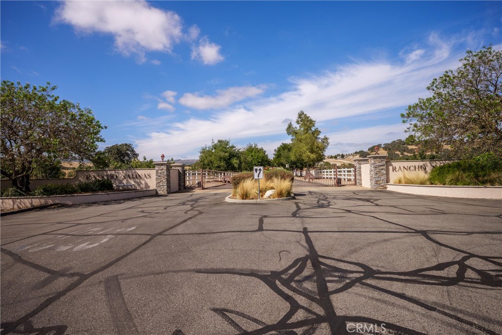 155 Via Del Salinas, Paso Robles, CA 93446
