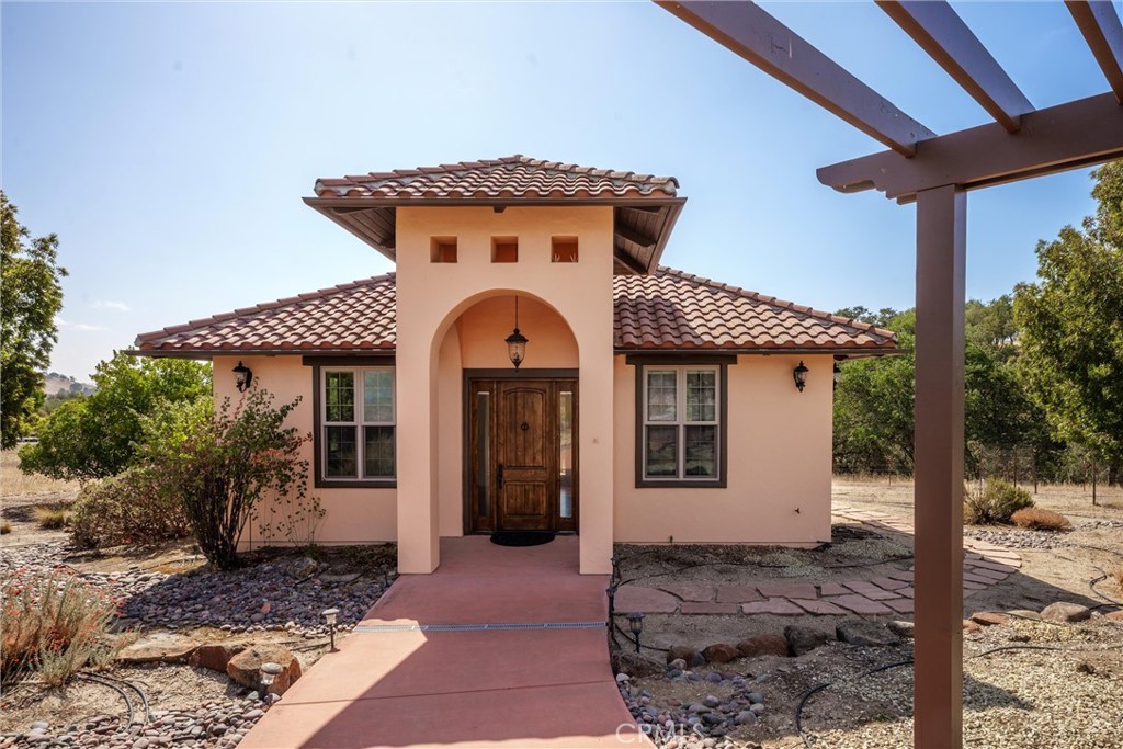 155 Via Del Salinas, Paso Robles, CA 93446