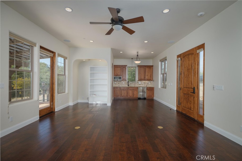 155 Via Del Salinas, Paso Robles, CA 93446