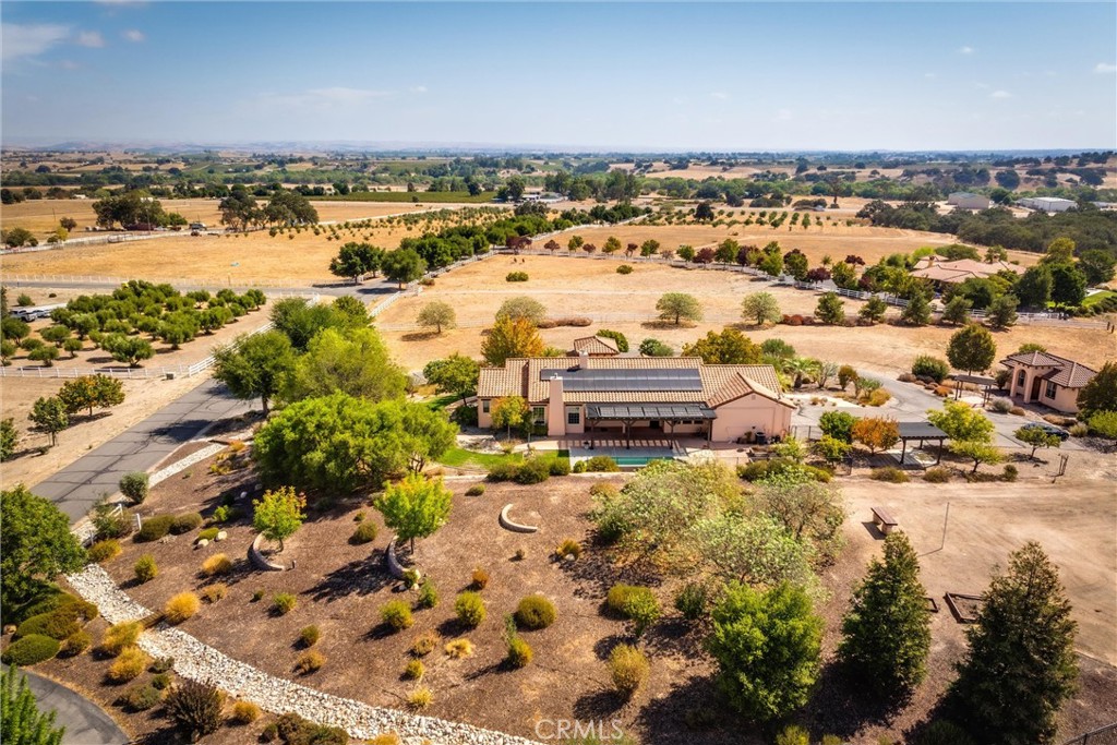 155 Via Del Salinas, Paso Robles, CA 93446