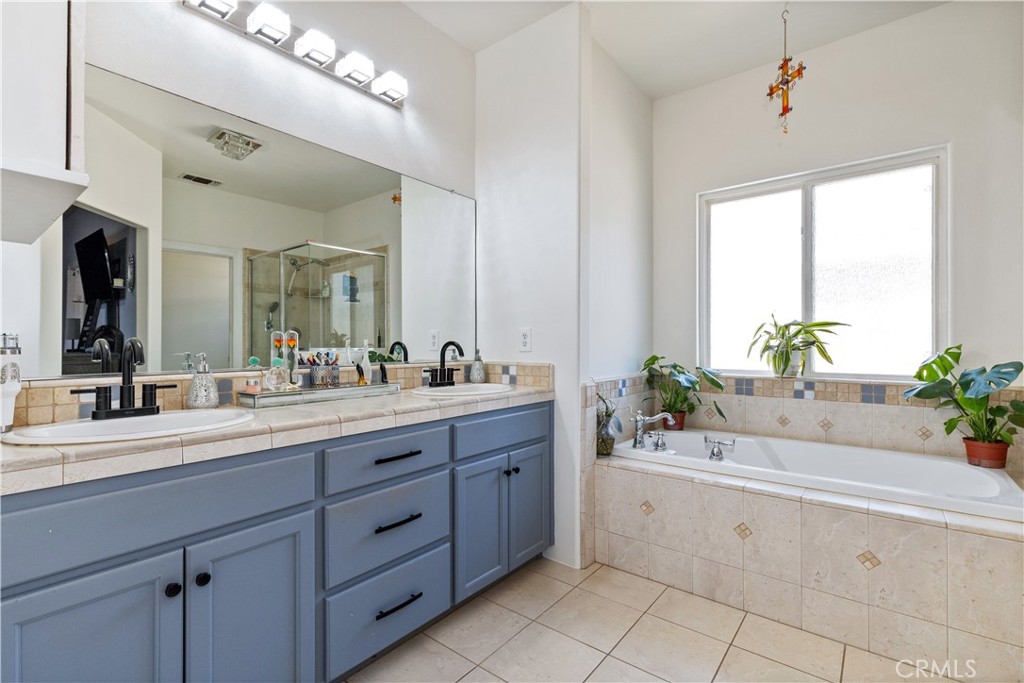2245 Vine St, Paso Robles, CA 93446