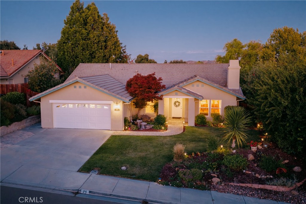 25 Rainbow Ct, Templeton, CA 93465