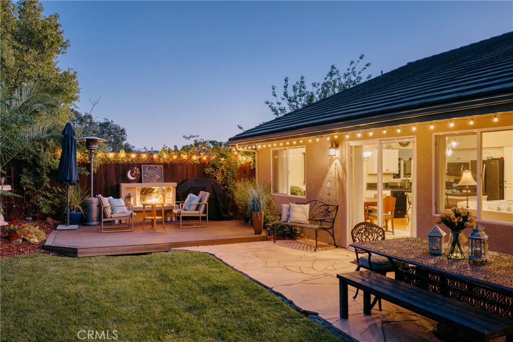 25 Rainbow Ct, Templeton, CA 93465
