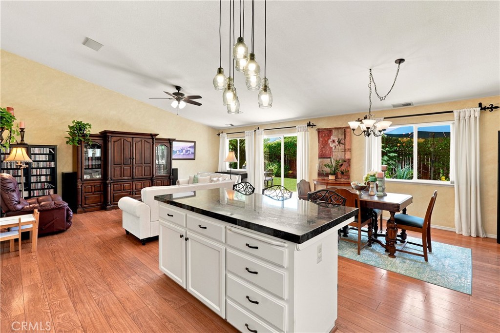 25 Rainbow Ct, Templeton, CA 93465