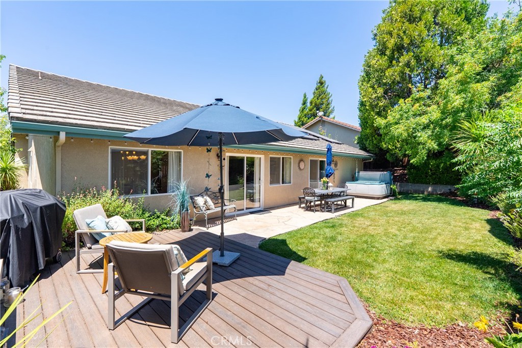 25 Rainbow Ct, Templeton, CA 93465