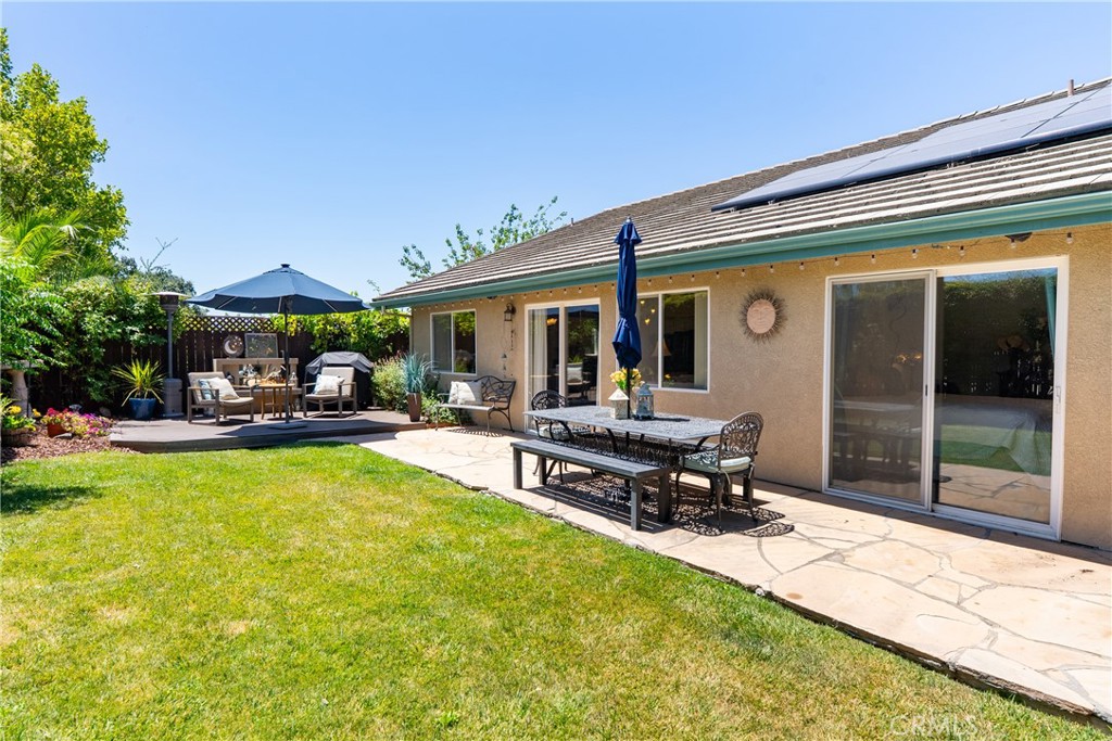 25 Rainbow Ct, Templeton, CA 93465