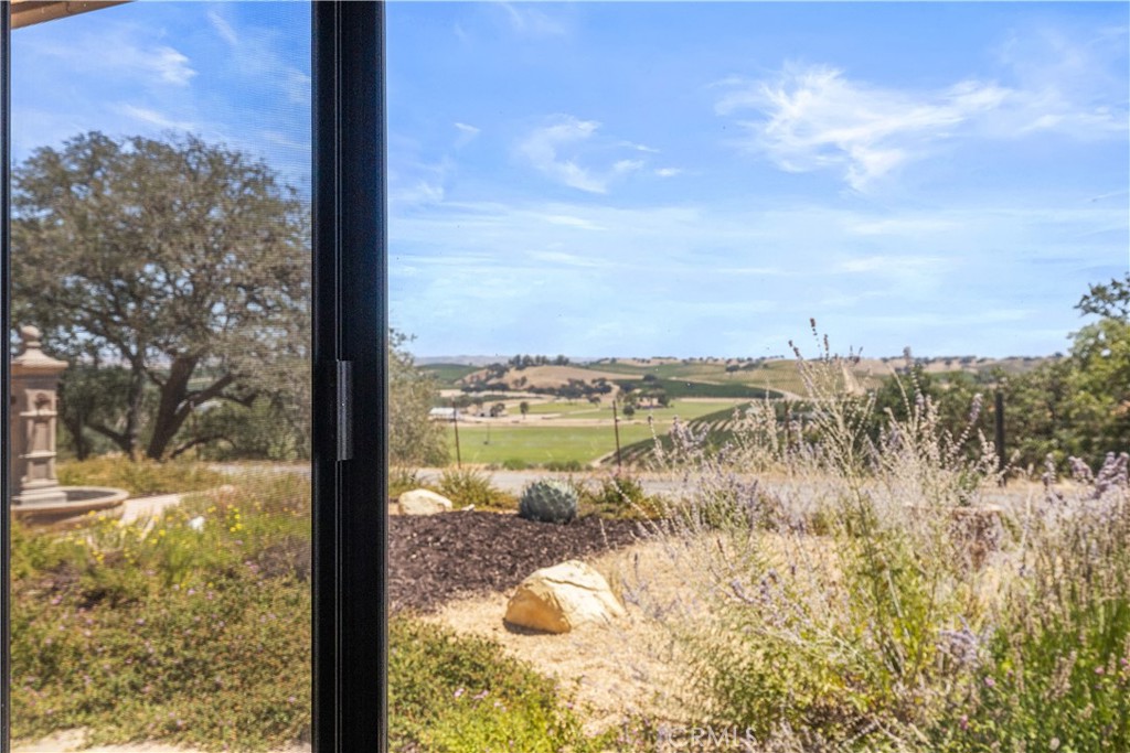 7485 Monterey, Paso Robles, CA 93446