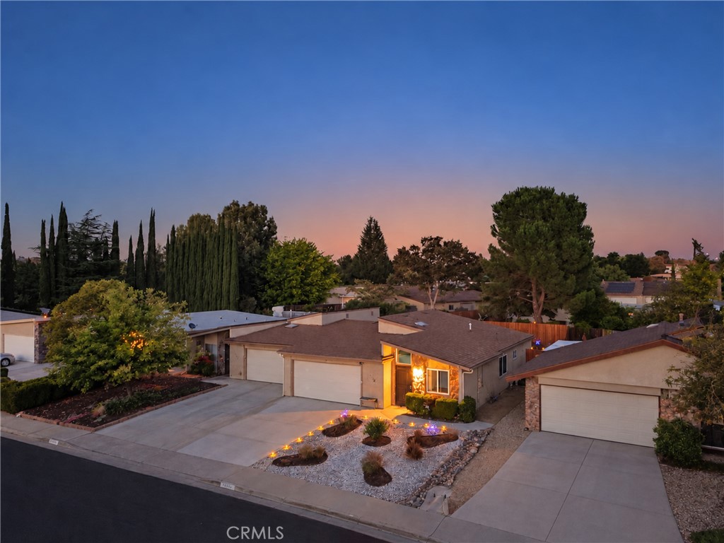 1738 Kings, Paso Robles, CA 93446