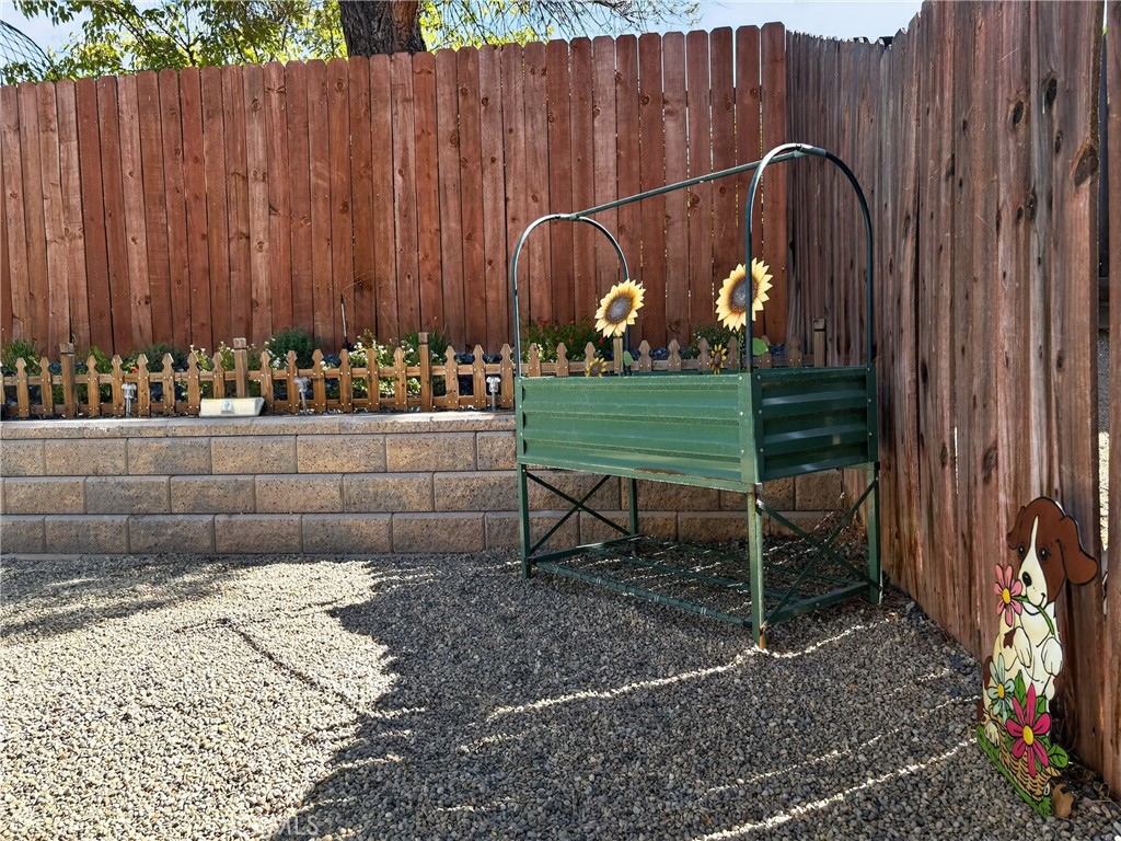 1738 Kings, Paso Robles, CA 93446