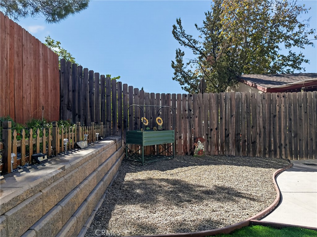 1738 Kings, Paso Robles, CA 93446