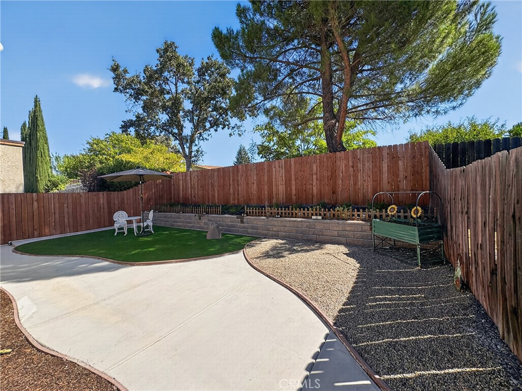 1738 Kings, Paso Robles, CA 93446