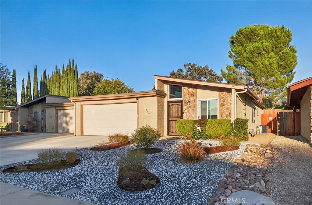 1738 Kings, Paso Robles, CA 93446