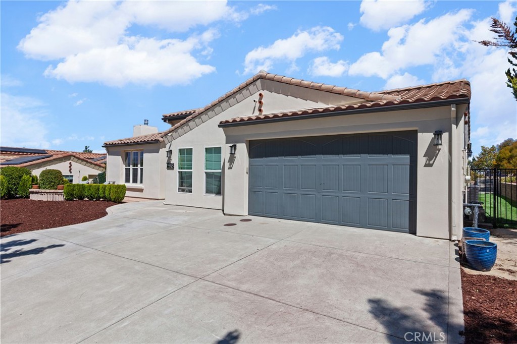 963 Vista Cerro Dr, Paso Robles, CA 93446