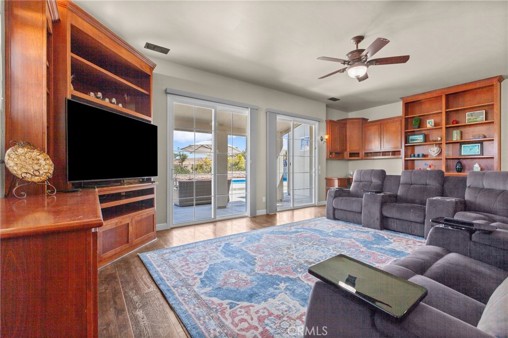 963 Vista Cerro Dr, Paso Robles, CA 93446