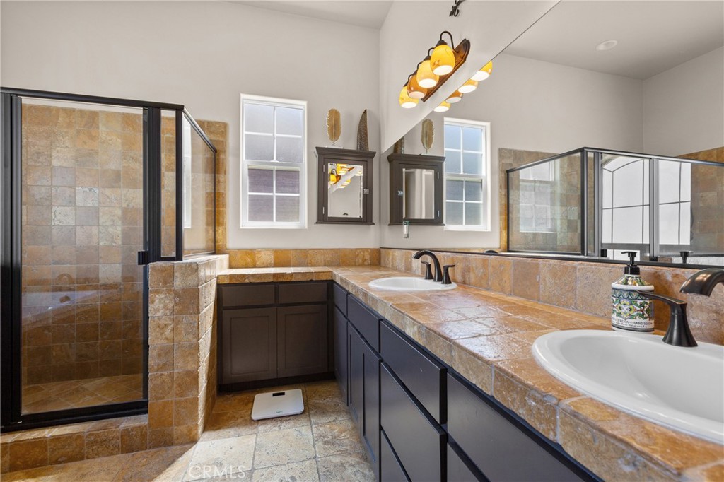 963 Vista Cerro Dr, Paso Robles, CA 93446