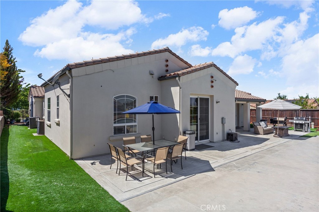 963 Vista Cerro Dr, Paso Robles, CA 93446
