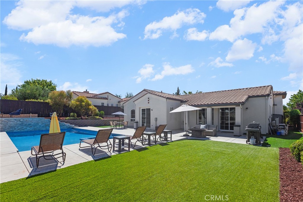 963 Vista Cerro Dr, Paso Robles, CA 93446