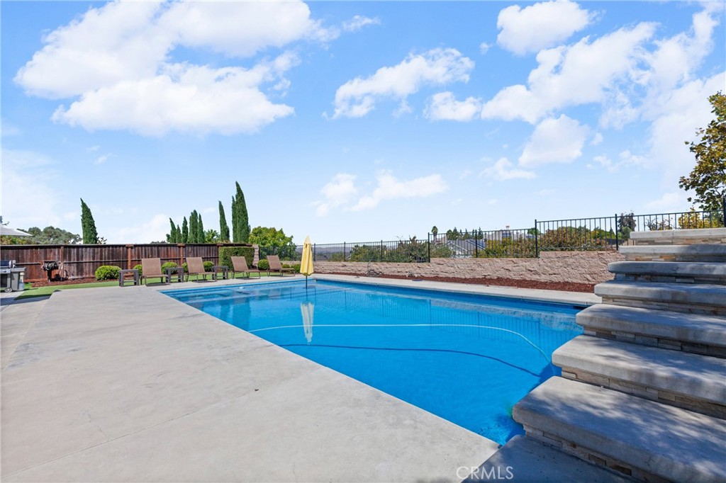 963 Vista Cerro Dr, Paso Robles, CA 93446