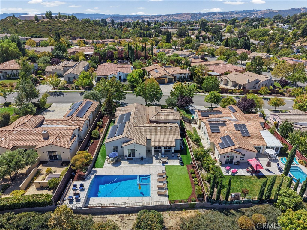 963 Vista Cerro Dr, Paso Robles, CA 93446