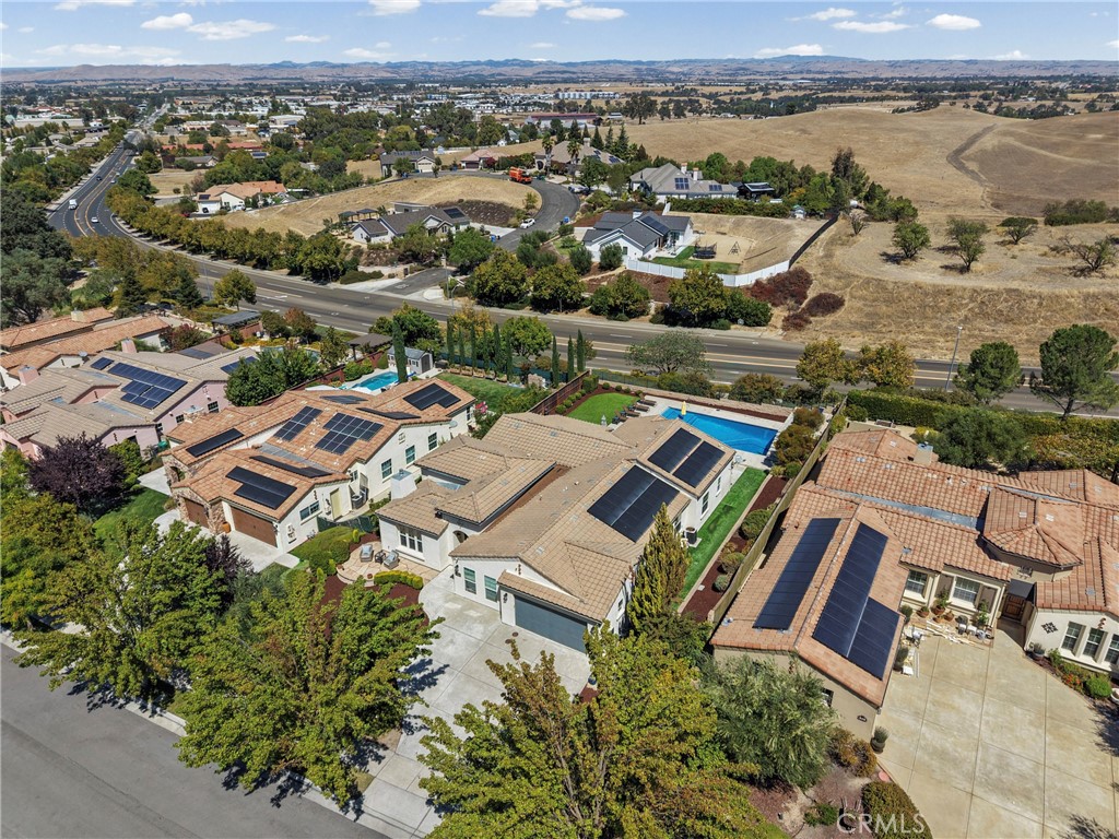 963 Vista Cerro Dr, Paso Robles, CA 93446