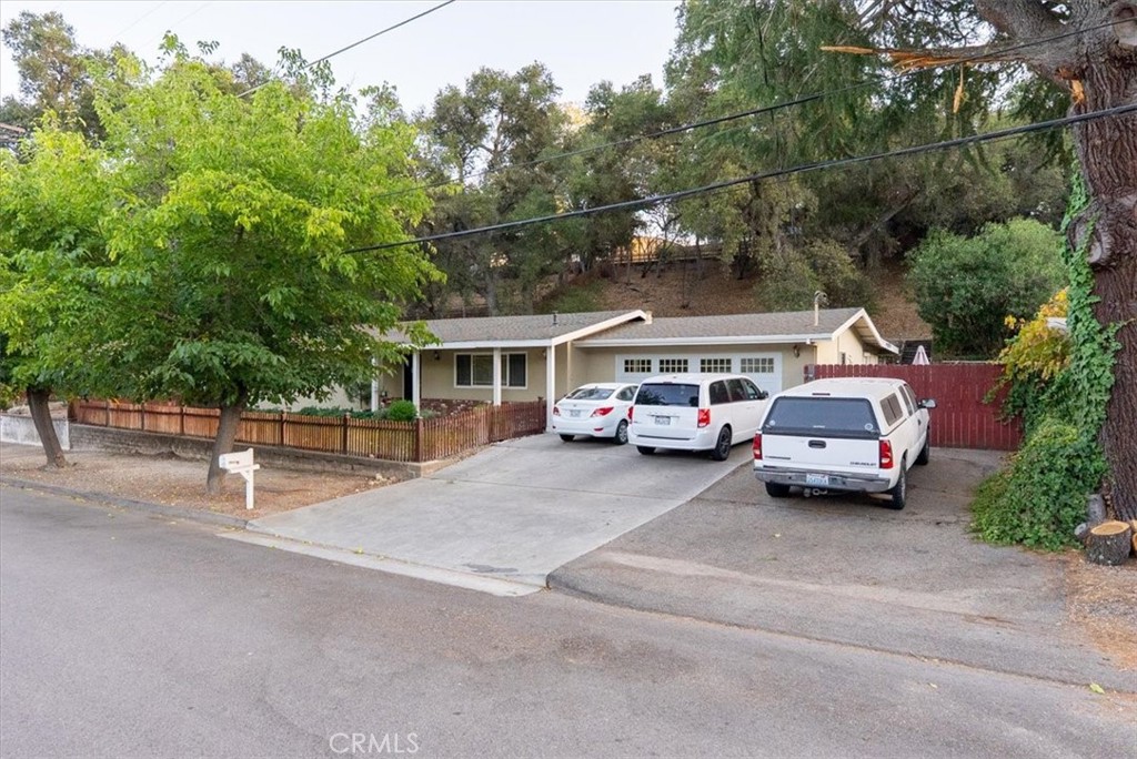 42 12th, Paso Robles, CA 93446