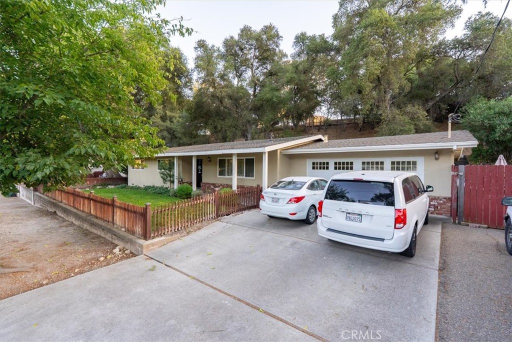 42 12th, Paso Robles, CA 93446