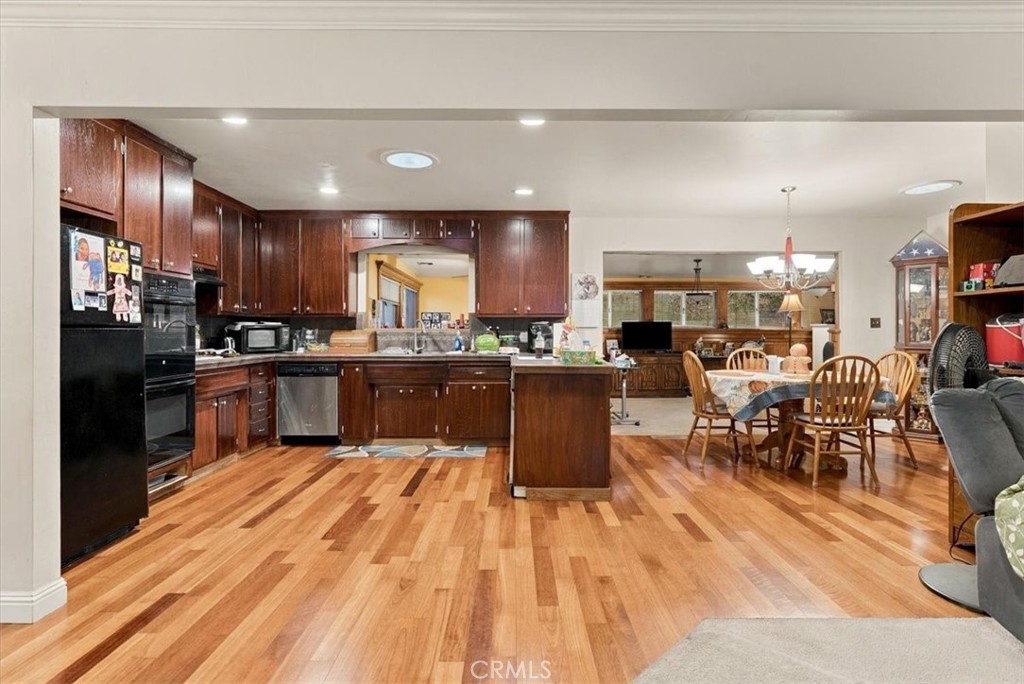 42 12th, Paso Robles, CA 93446