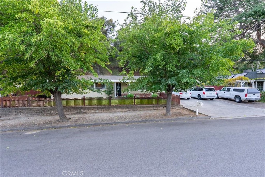 42 12th, Paso Robles, CA 93446