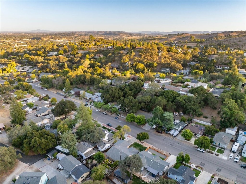 42 12th, Paso Robles, CA 93446