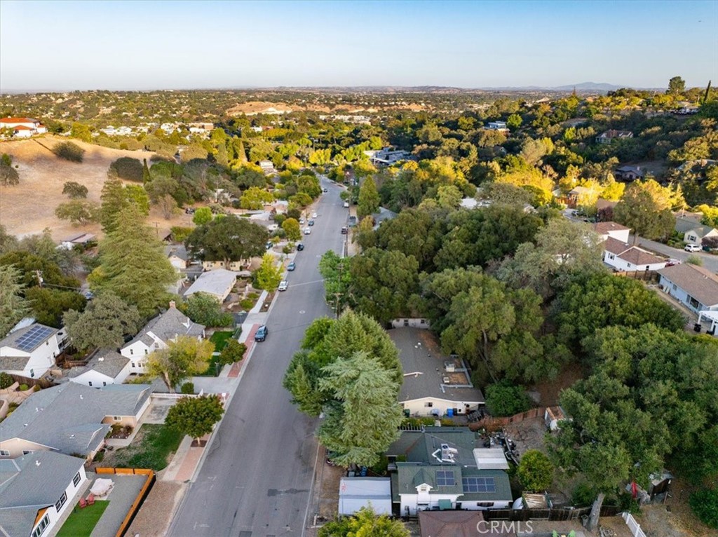 42 12th, Paso Robles, CA 93446