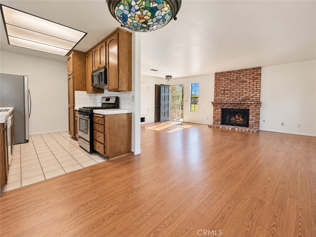 122 Flag, Paso Robles, CA 93446