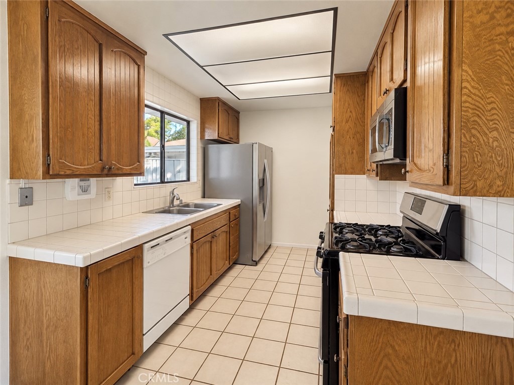 122 Flag, Paso Robles, CA 93446