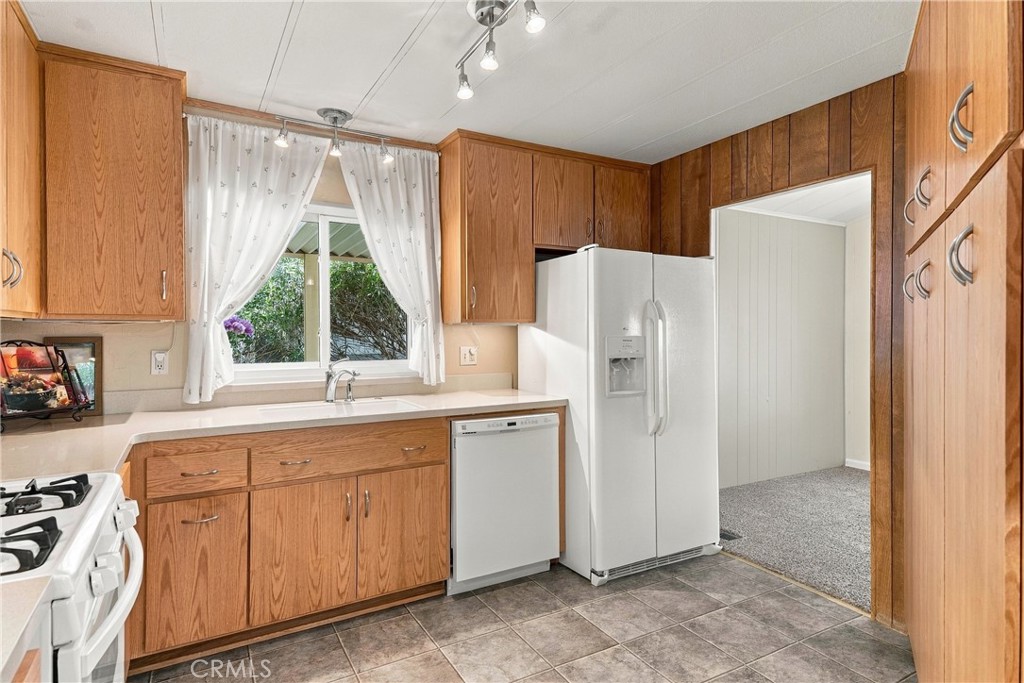 337 Lark Drive, Paso Robles, CA 93446