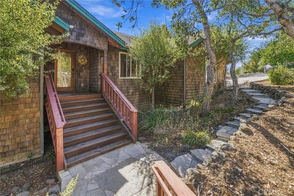 1086 Hillcrest, Cambria, CA 93428