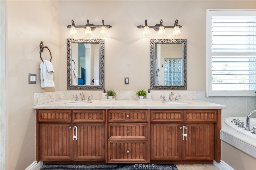 1230 Windsong Way, Paso Robles, CA 93446