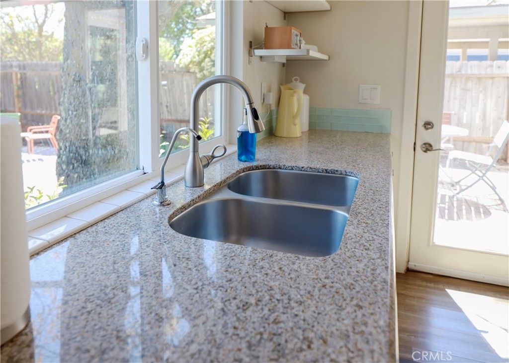1712 Pine St, Paso Robles, CA 93446