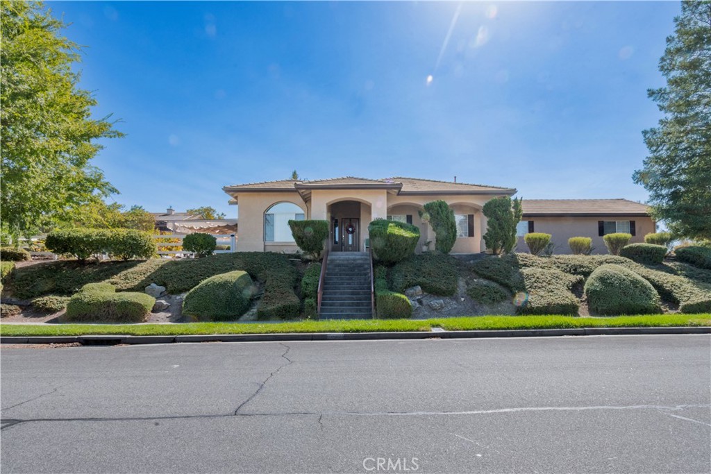 1600 Riverglen Dr, Paso Robles, CA 93446