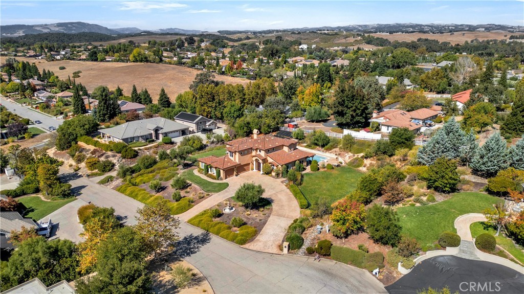 1450 Meadow View Ln, Templeton, CA 93465