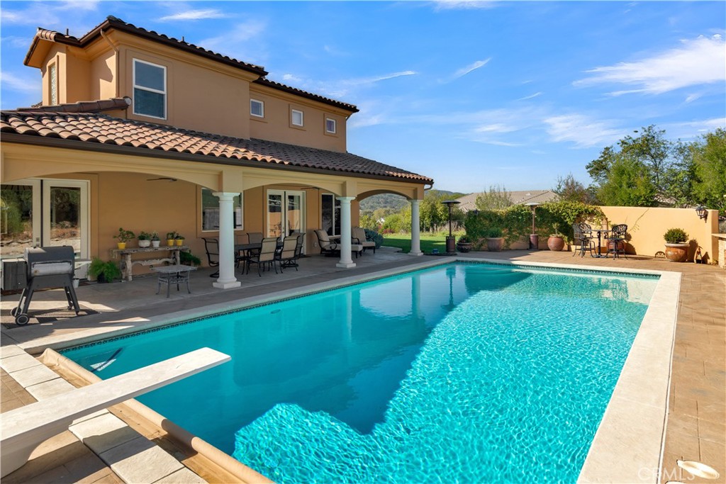 1450 Meadow View Ln, Templeton, CA 93465