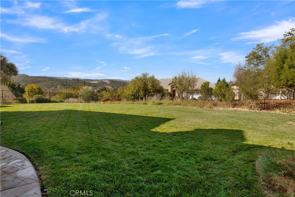 1450 Meadow View Ln, Templeton, CA 93465