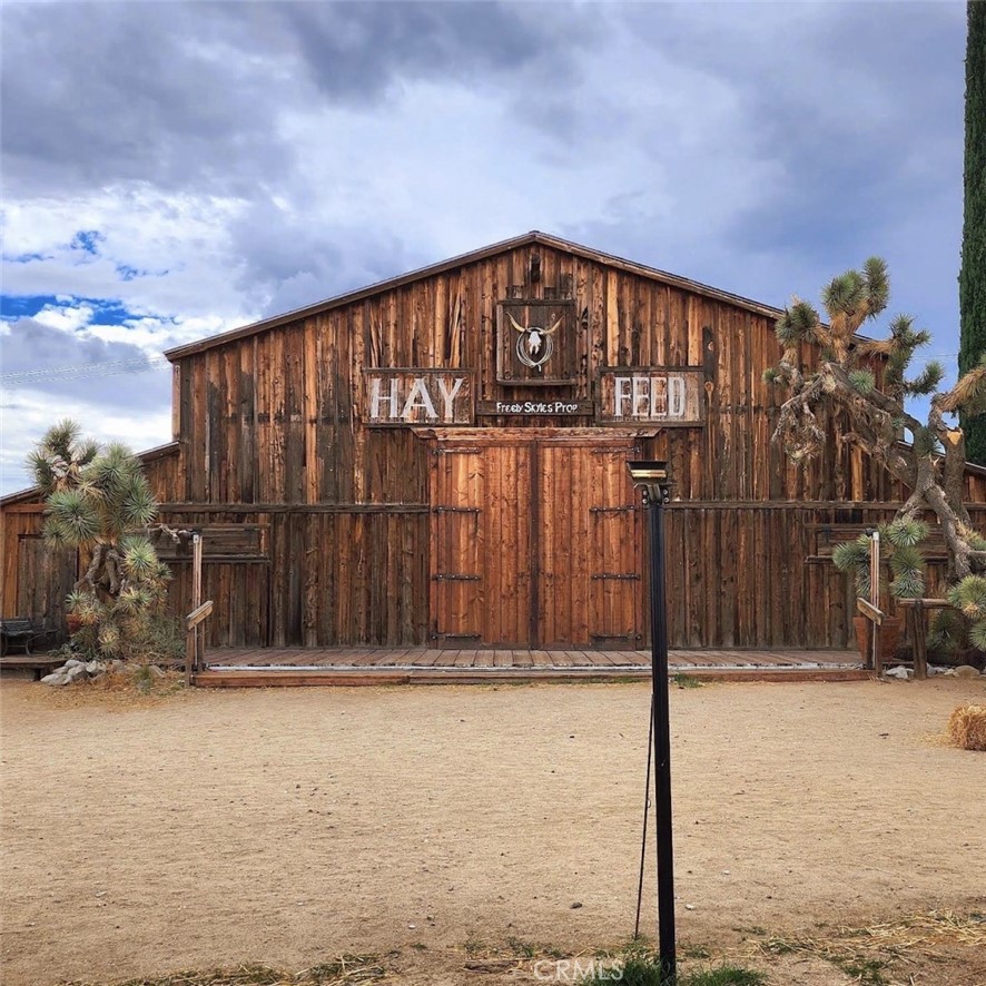543050 Red Ryder Rd, Pioneertown, CA 92268