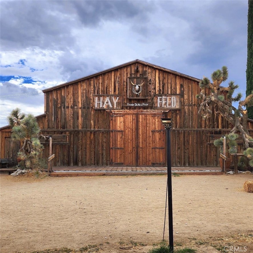 543050 Red Ryder Rd, Pioneertown, CA 92268